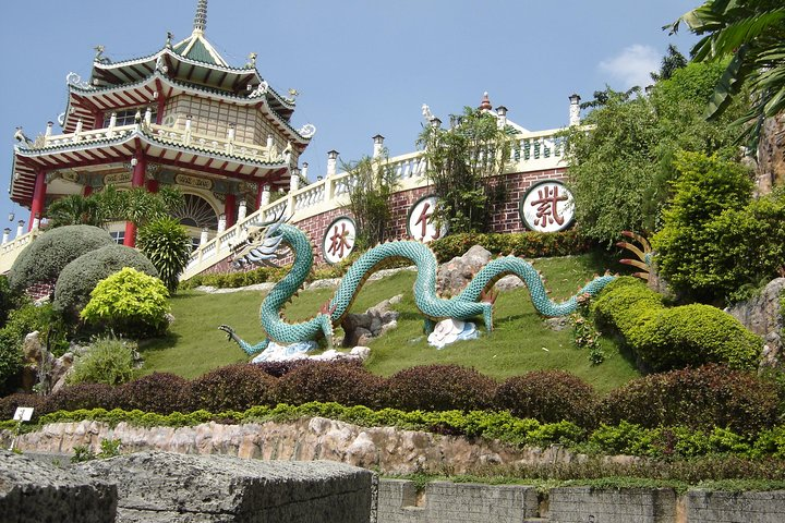 Take in the Elaborate Facade of the Taoist Temple 