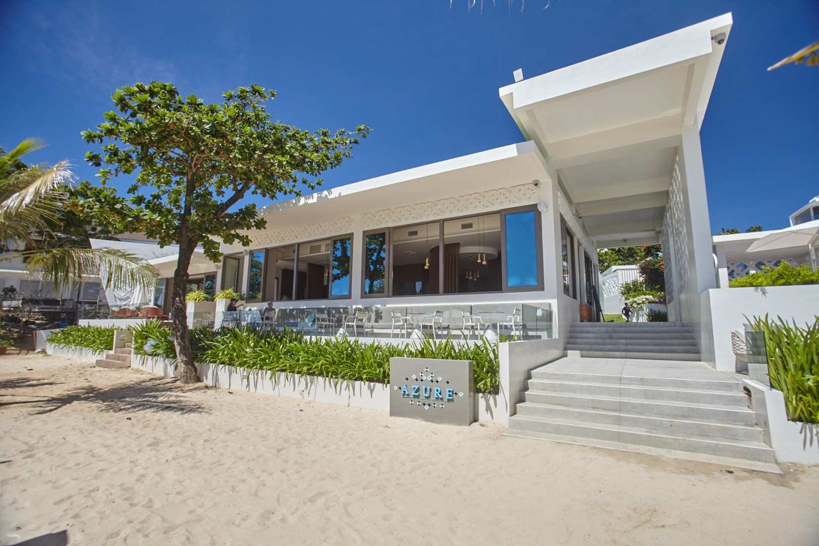 长滩岛的Crimson Resort Boracay Weekend Day Pass Experience with Dining Credits,  FREE Flow Beverages, and Foam Party|Philippines | Pelago