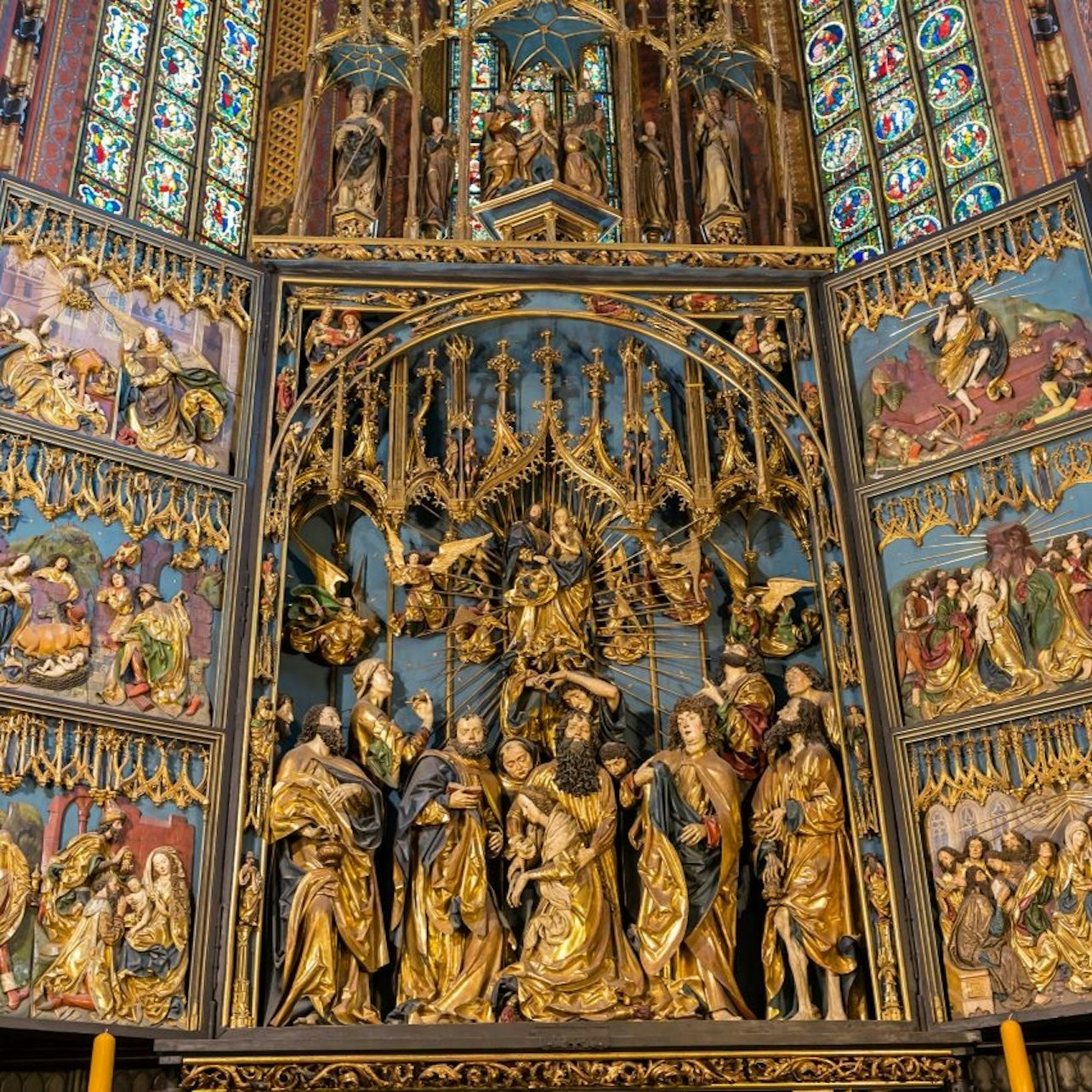 Old Town & St. Mary's Basilica Krakow: Entry Ticket + Guided Tour - Photo 1 of 7