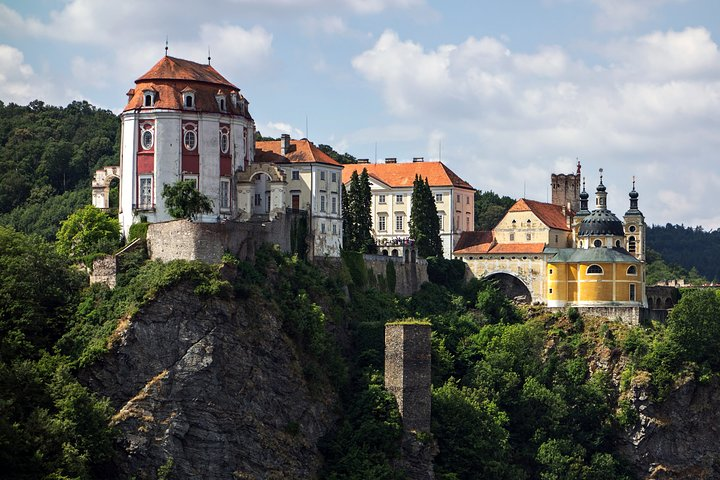 All seasons Baltic tour 21 days from Warsaw; Medieval towns and Teutonic castles - Photo 1 of 6