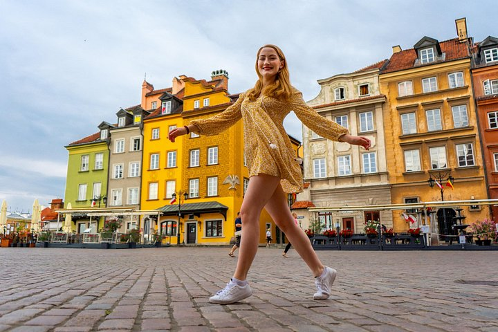 Amazing Photo Walk through the Old town of Warsaw - Photo 1 of 15