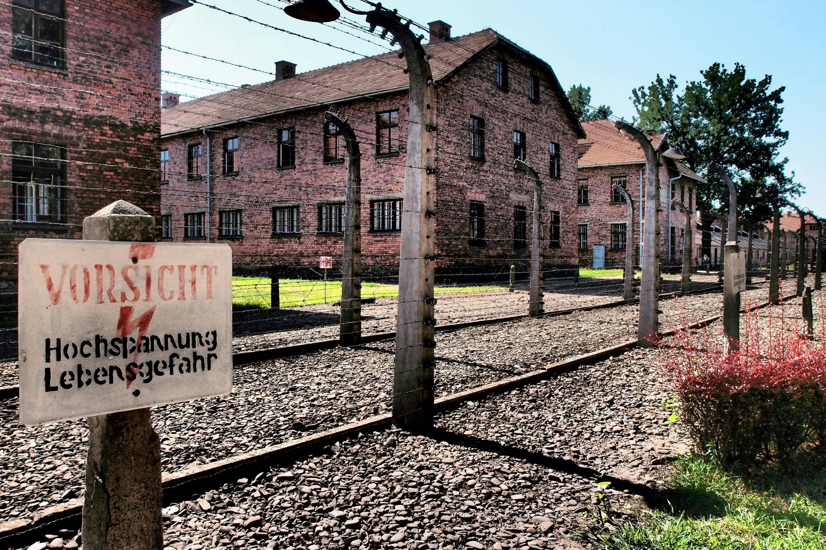 Auschwitz-Birkenau: Guided Tour + Roundtrip Transport - Photo 1 of 13