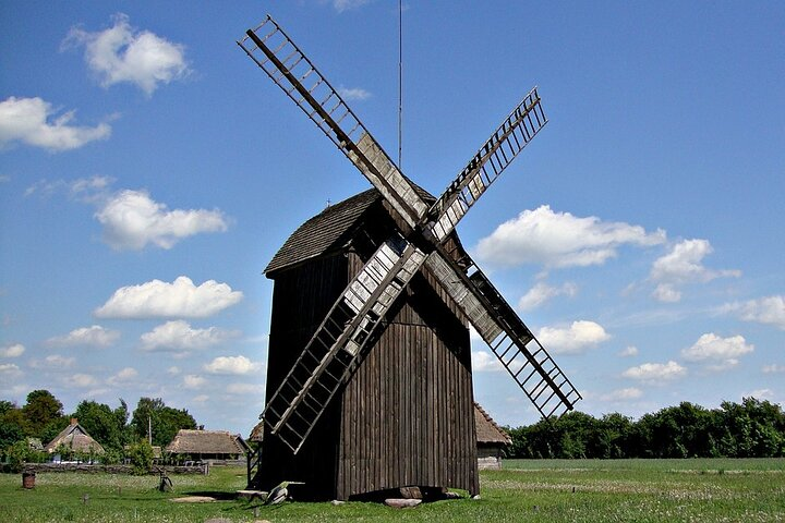 Countryside day tour from Warsaw by luxury car - Photo 1 of 5