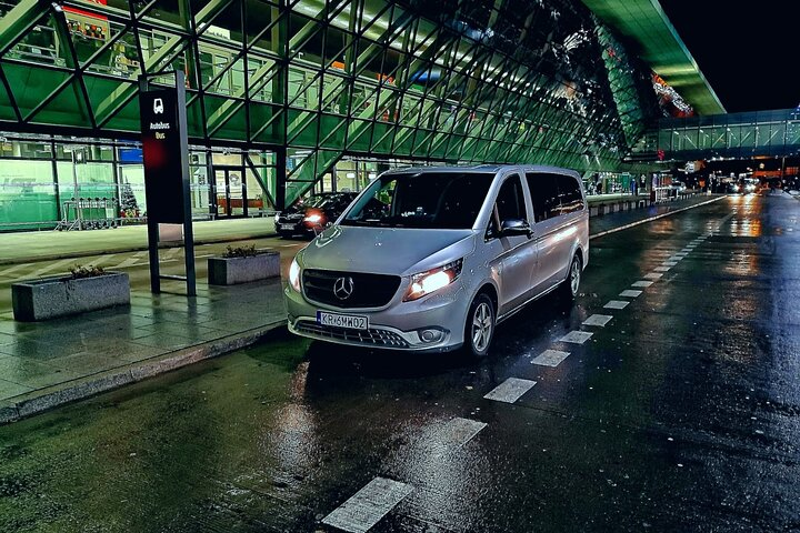 From Wroclaw to Krakow Airport Private Transfer - Photo 1 of 8