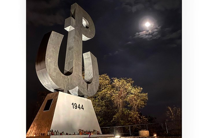 II World War Memorial - Photo 1 of 4