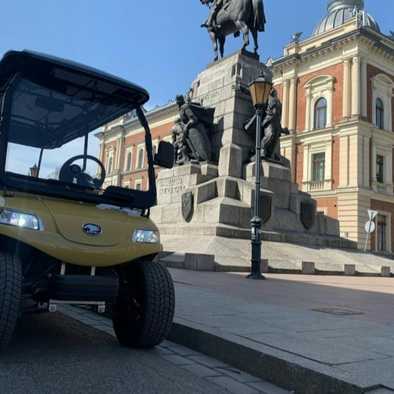 Krakow: Old Town Sightseeing Tour by Electric Golf Cart + Audio Guide - Photo 1 of 3