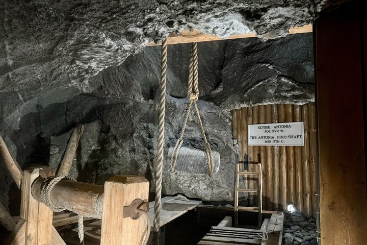 Krakow: Wieliczka Salt Mine Guided Tour - Photo 1 of 10