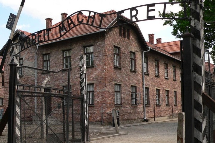 Auschwitz-I entering gate