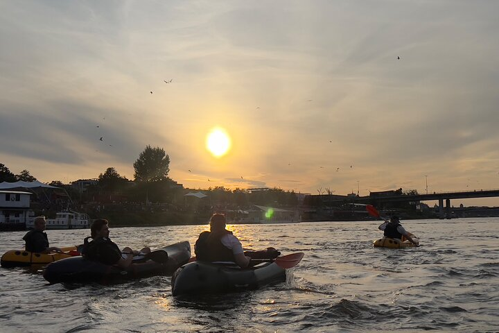 Packrafting / Kayaking Vistula River, Warsaw - Photo 1 of 11