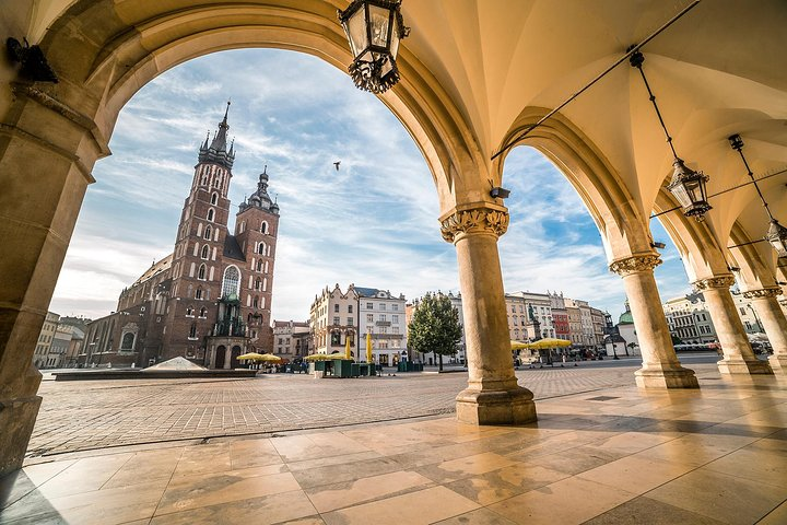 Private, unique city tour of Cracow from Warsaw by express train with pick up - Photo 1 of 16