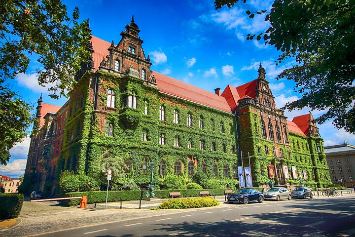 Skip-the-line National Museum and Old Town Private Tour - Photo 1 of 14