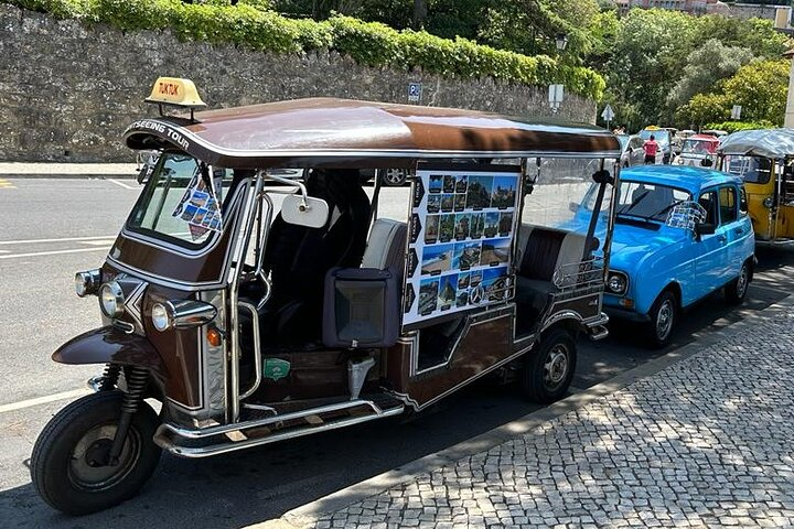 Thai Brown Limousine TukTuk

Can accommodate your pets and children under 7 years old