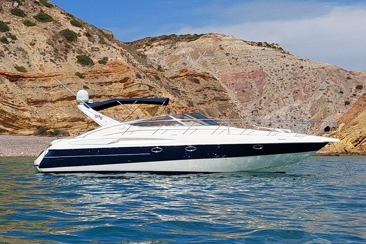 2 hr Private Luxury Cruise to Ponte de Piedade with paddleboards  - Photo 1 of 8