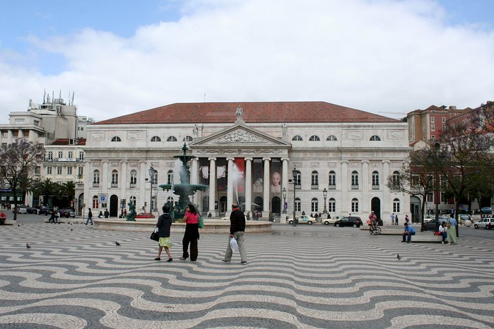 A Self-Guided Audio Tour From Príncipe Real to Downtown Lisbon - Photo 1 of 5