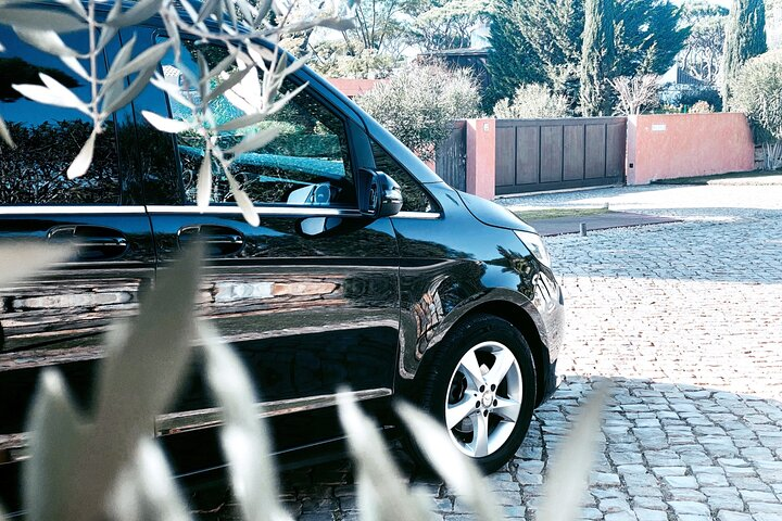 Airport Transfer: Faro - Vilamoura (S-Class) - Photo 1 of 4