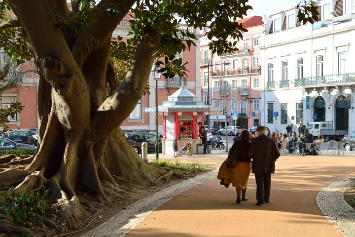 Couple strolling through Principe Real Gardens, Lisbon.
Photography by Julie Dawn Fox