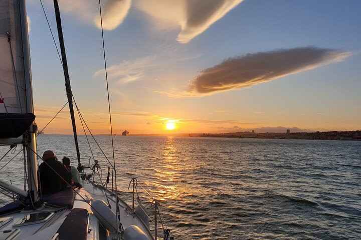 Daytime/Lisbon Sunset Boat with history and wine (small group) - Photo 1 of 23