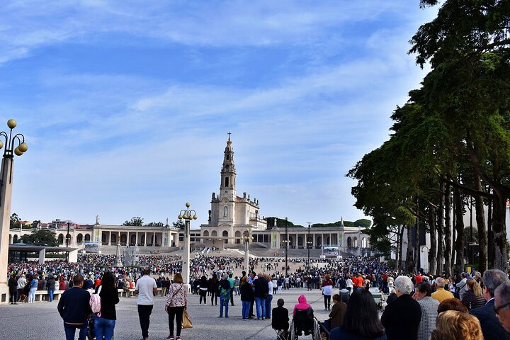 Discovering Fátima, Batalha Monastery and Alcobaça Monastery - Photo 1 of 25