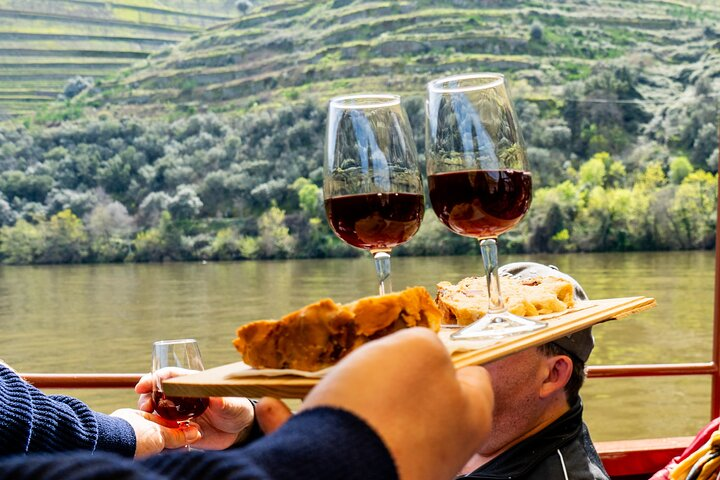 Douro Premium - Photo 1 of 15