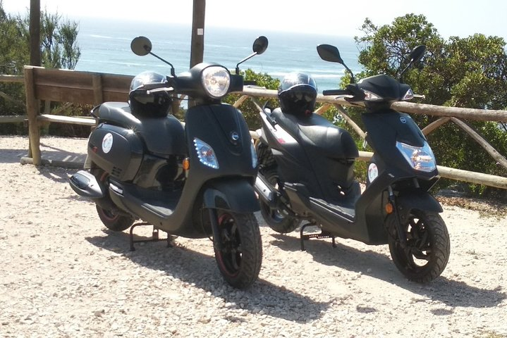 Ericeira | RENT 24h Scooter 125cc - Photo 1 of 3