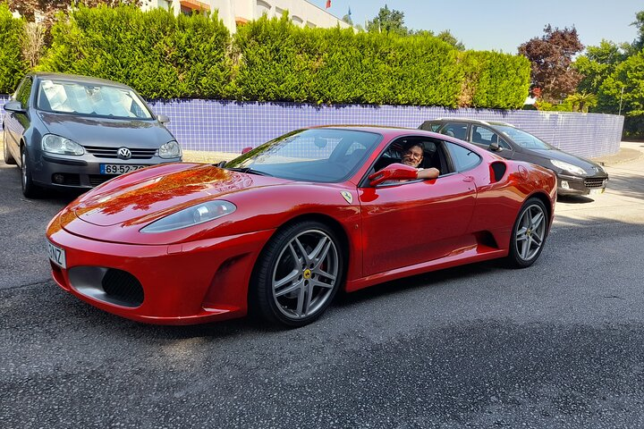 Ferrari driving experience on motorway in Braga - Photo 1 of 9
