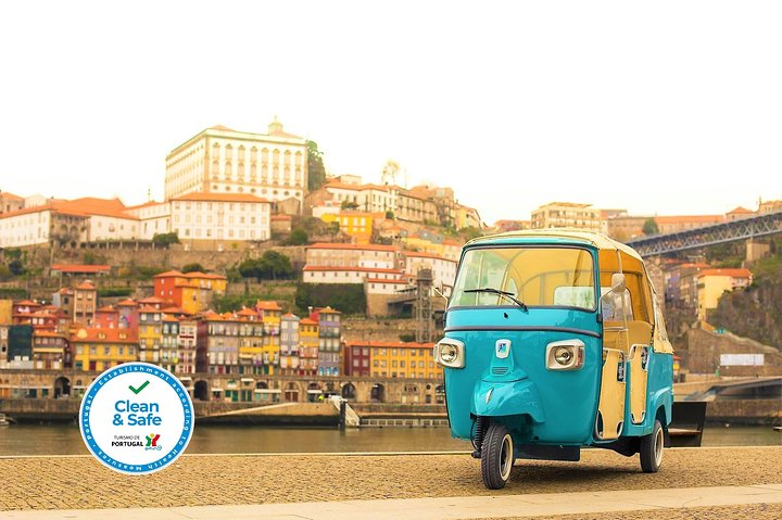 Porto Guided Tour to the Historical Center on a Tuk Tuk - Photo 1 of 9