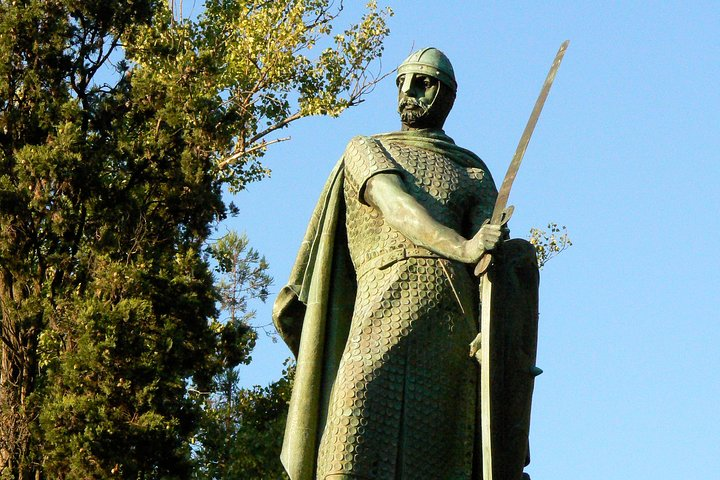 Medieval Guimarães- by Dusk or Day time -from Porto or Braga - Photo 1 of 16