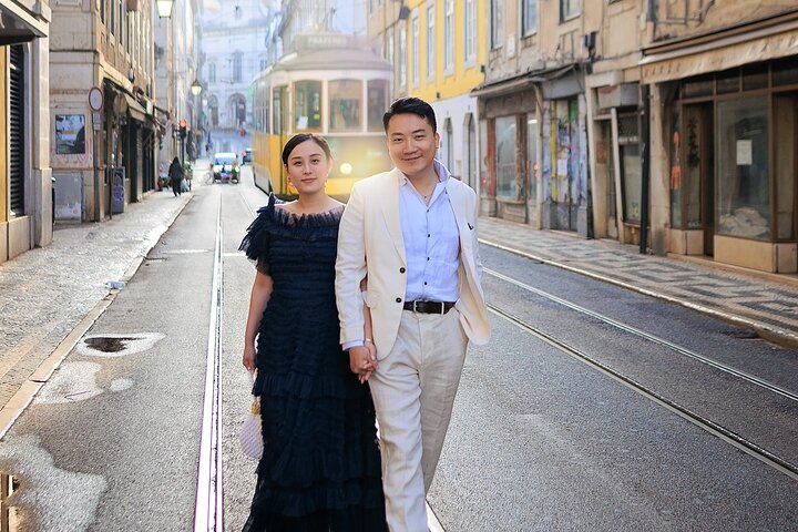 Holiday Photo Shoot with Lisbon Photographer - Photo 1 of 14