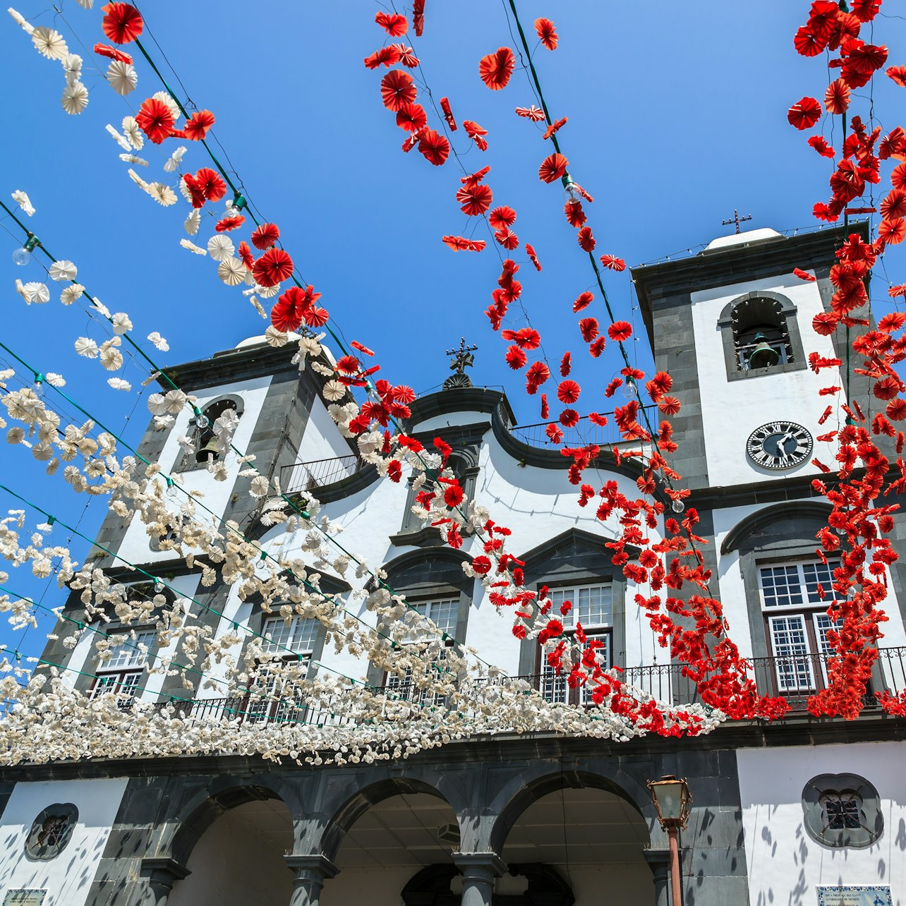 Hop-on Hop-off Bus Funchal - Photo 1 of 10