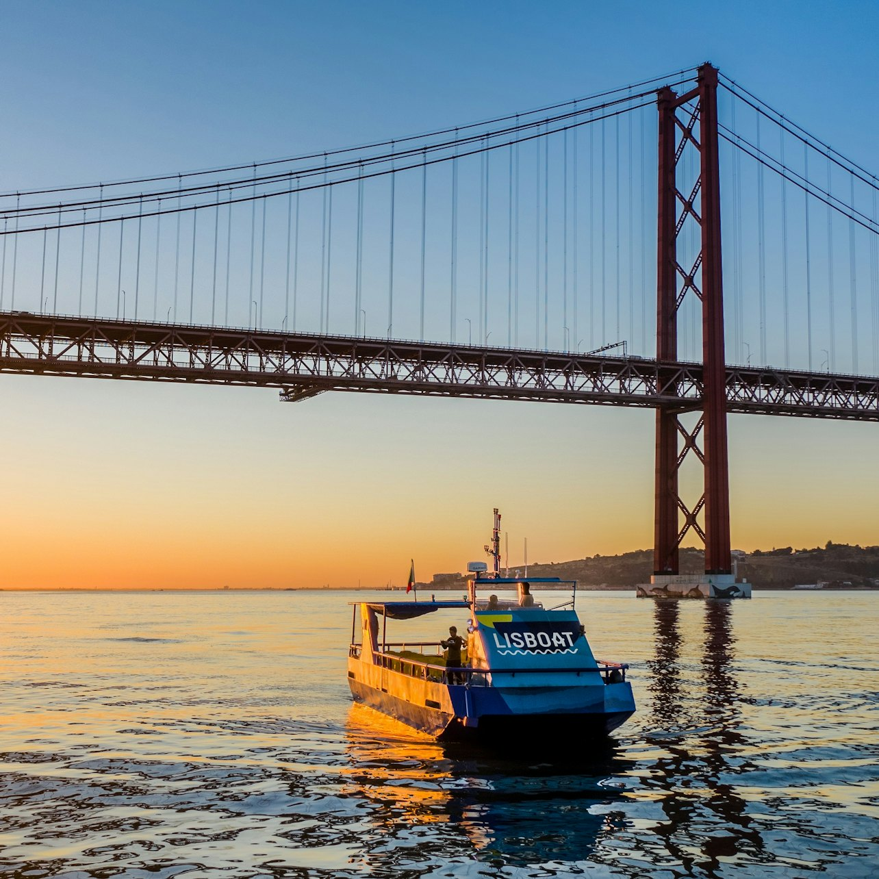Lisbon: 1.5-Hour River Cruise at Sunset by Lisboat - Photo 1 of 8