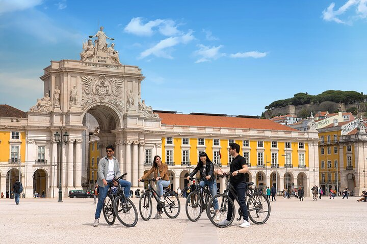 Private Lisbon 360º Guided Tour: Boat Trip, Bike, Walk & Tramway - Photo 1 of 7