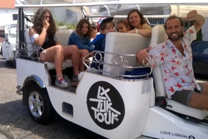 4 hour Lisbon Half Day Tour - The Essencial with "Ginjinha Taste" - Photo 1 of 7