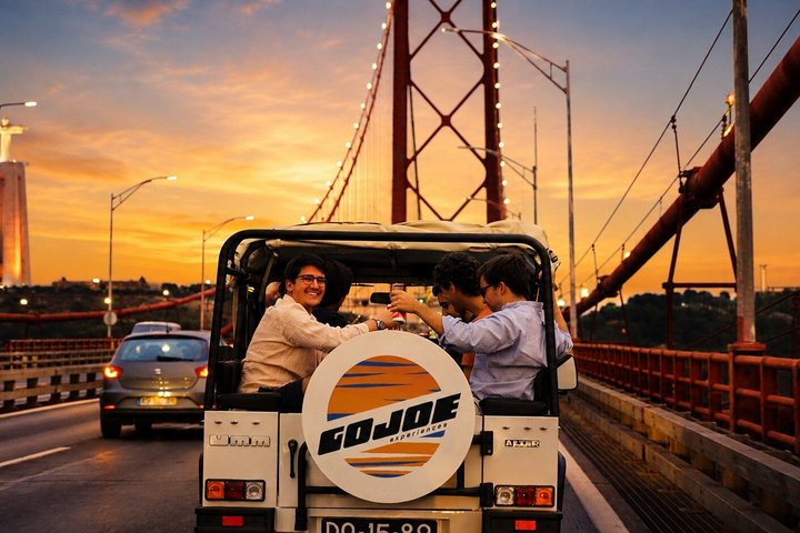 LISBON PRIVATE SUNSET TOUR in Vintage Jeep with FOOD & DRINKS - Photo 1 of 25