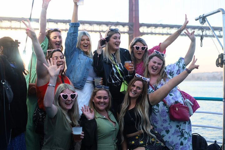 Lisbon: Sunset on board with music & drinks - Photo 1 of 19