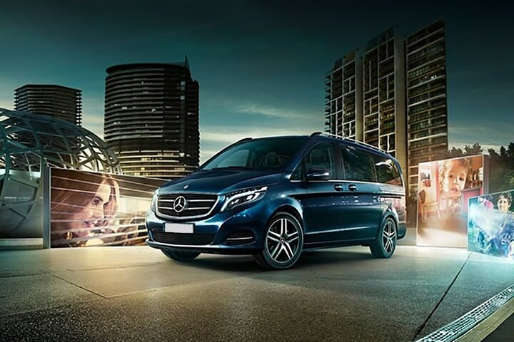 Mercedes V250 Transfers - Photo 1 of 11