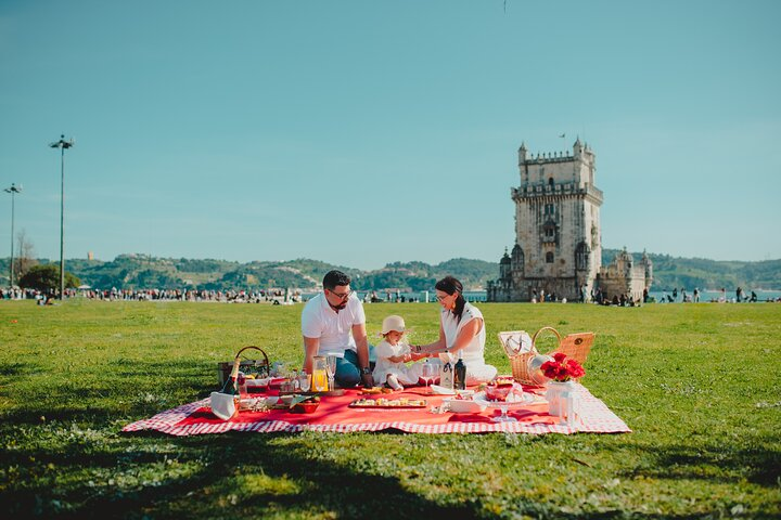 Picnic in Lisbon - Photo 1 of 7