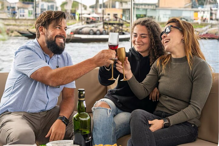 Port : 6 Bridges Cruise, local wine with Sunset Option - Photo 1 of 16