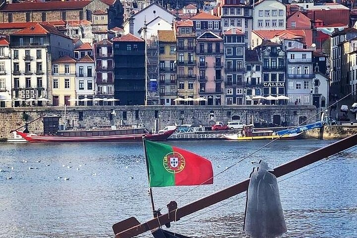 Porto to Algarve Up to 3 Stops: Aveiro, Nazaré & Óbidos - Photo 1 of 12