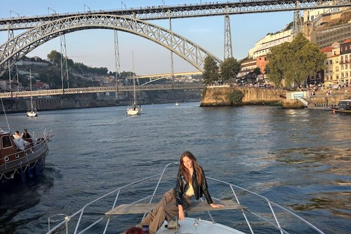 Port : Sunset or Daytime, Charming Yacht, welcome drinks & Snaks - Photo 1 of 16