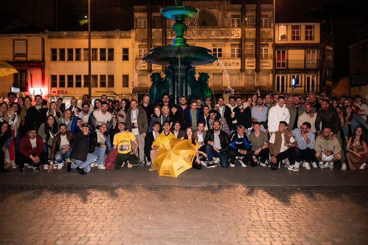 Porto:Pub Crawl 4Bars,8Drinks,Games & VIP Club Entry - Photo 1 of 12