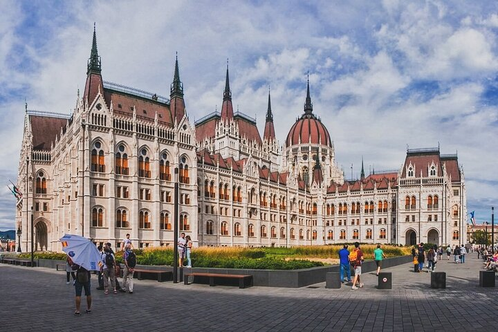 Private Communism Tour in Budapest with Local Expert Guide