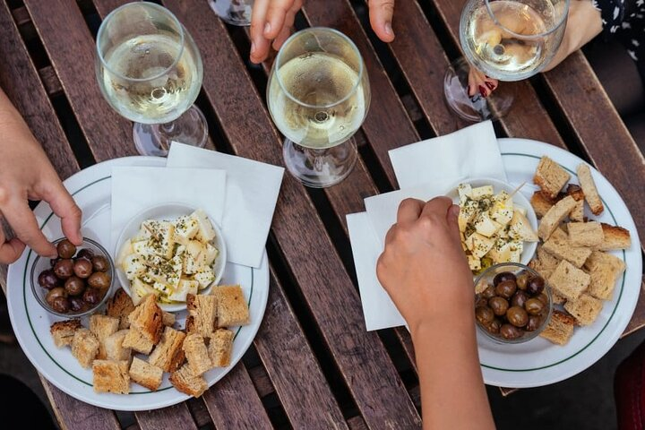 Vinho Verde and typical Tapas