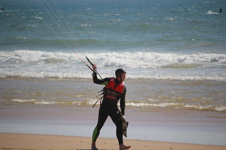 Kitesurf lessons in costa da caparica beach