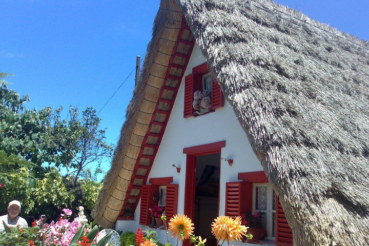 Santana - A Framed Houses