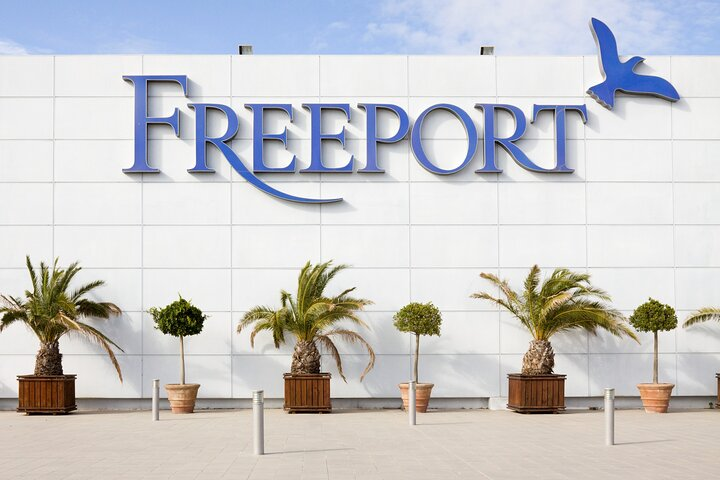 Private Shopping Tour from Lisbon Hotels to Freeport Outlet - Photo 1 of 7