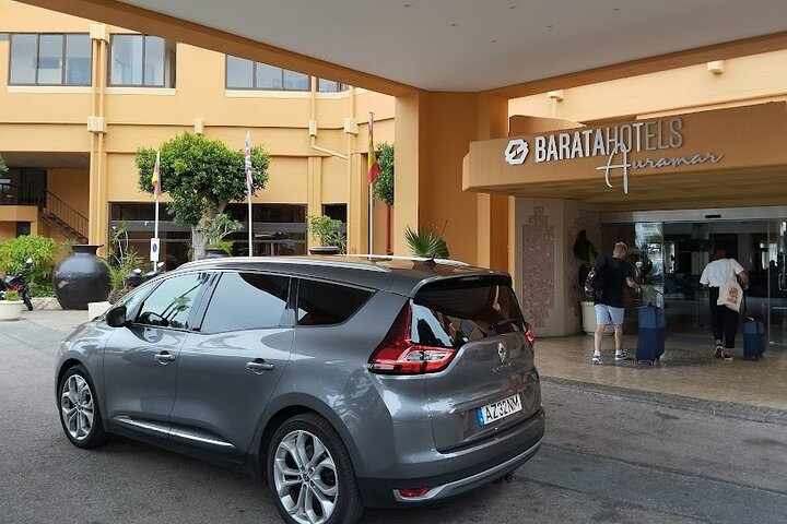 We provide transfer service throughout the Algarve, Lisbon and southern Spain.