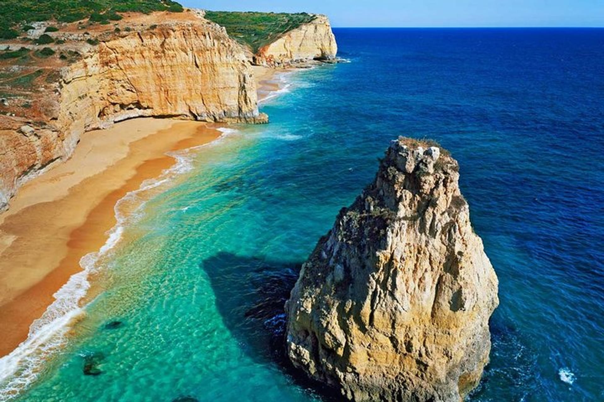 Private Transfer from Terceira Lajes (TER) Airport to Praia da Private Transfer from Terceira Lajes (TER) Airport to Praia da