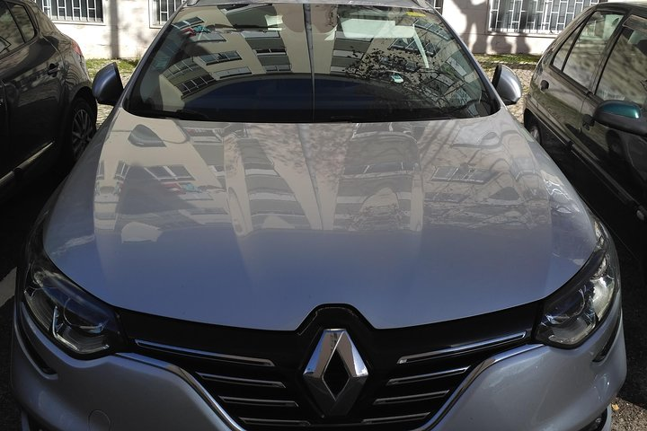 Private Transfer inside Lisbon(3pax) - Photo 1 of 7