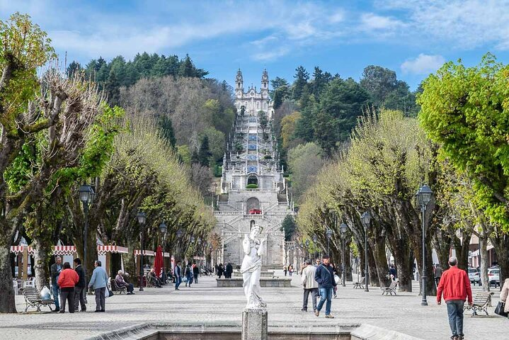 Transfer to Lamego from Lisbon - Photo 1 of 5
