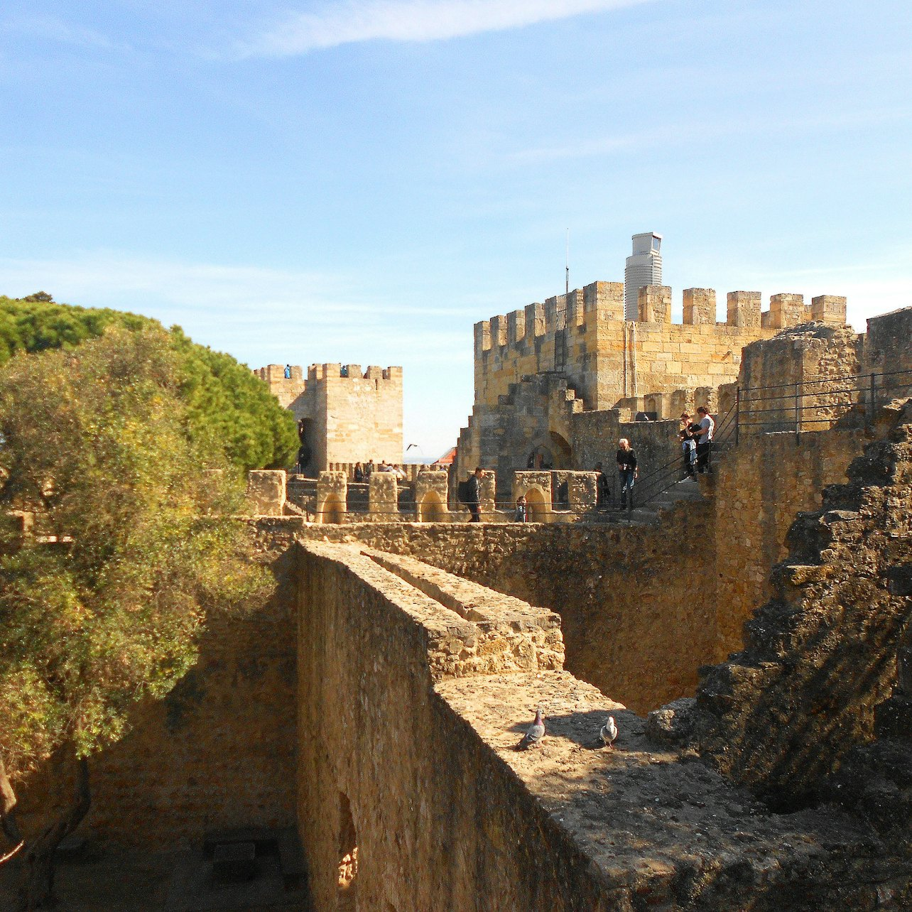 São Jorge Castle: Skip The Line Ticket + Guided Tour - Photo 1 of 20